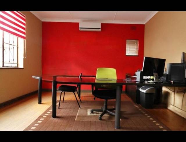 BUSINESS FOR SALE IN SELECTION PARK